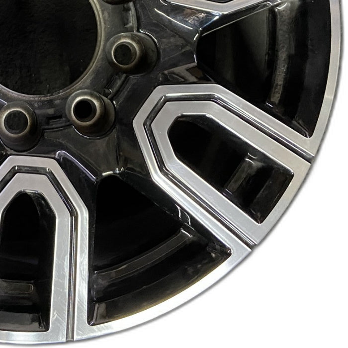 20" SIERRA 2500 PICKUP 20 20x8.5 12 spoke machined face accents black opt PYU - Close-Up Detail
