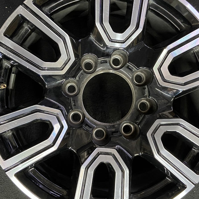 20" SIERRA 2500 PICKUP 20 20x8.5 12 spoke machined face accents black opt PYU - Angle View