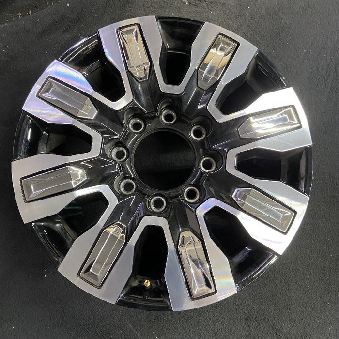20" SIERRA 2500 PICKUP 24 20x8.5 8 spoke raised spoke machined with black - Front View