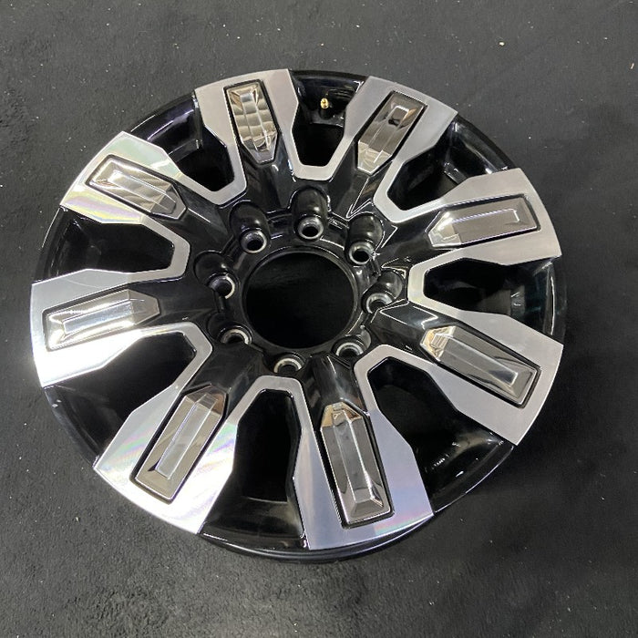 20" SIERRA 2500 PICKUP 24 20x8.5 8 spoke raised spoke machined with black - View 8