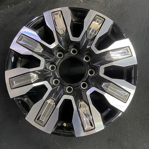 20" SIERRA 2500 PICKUP 24 20x8.5 8 spoke raised spoke machined with black - Front View