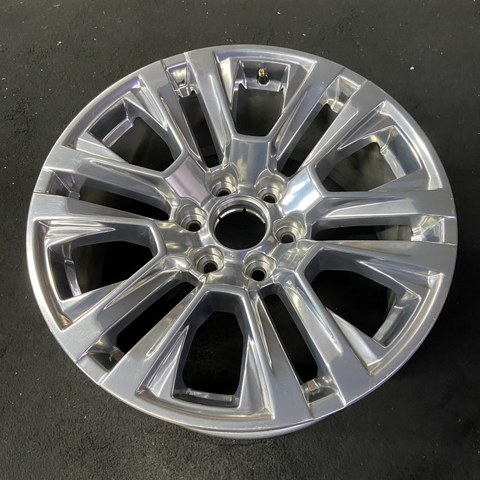 20" SIERRA 1500 PICKUP 19 , 20x9, 12 spoke, V spoke, opt RTL Original OEM Wheel - Close-Up Detail