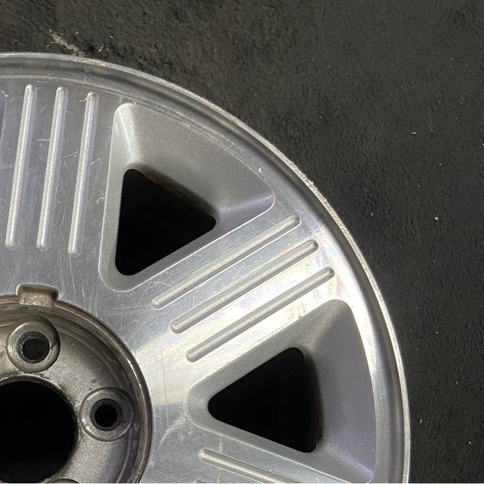 17" AVIATOR 03 17x7.5 aluminum 7 spoke machined Original OEM Wheel Rim - Close-Up Detail