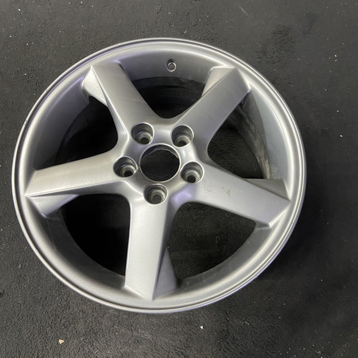15" VOLVO 70 SERIES 00 15x6.5, Sdn, alloy, 5 spoke, twisted spokes Original OEM - Close-Up Detail