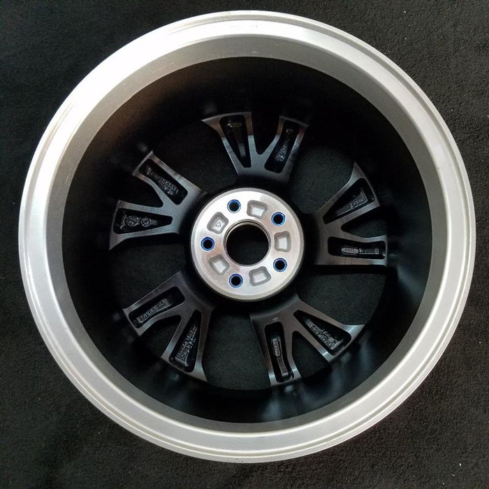 18" CIVIC 17-18 18x8 alloy w/o outer red accent; Coupe Si Original OEM Wheel Rim - Close-Up Detail