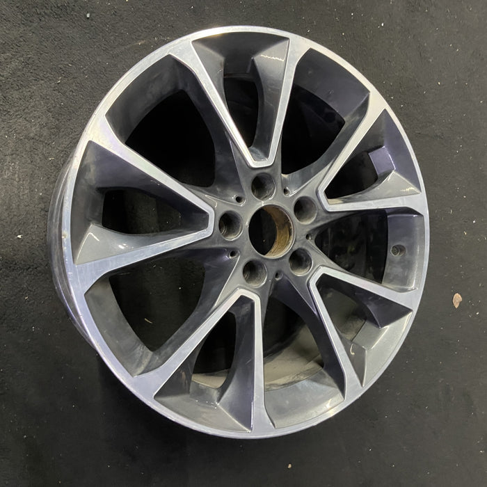 19" BMW X5 14-18 19x9 , 5 spoke, V spoke, narrow spoke Original OEM Wheel Rim - Close-Up Detail