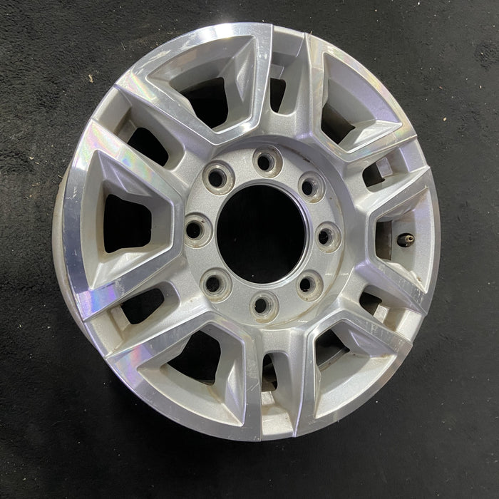 17" SIERRA 2500 PICKUP 20-24 17x7.5, aluminum Original OEM Wheel Rim - Close-Up Detail