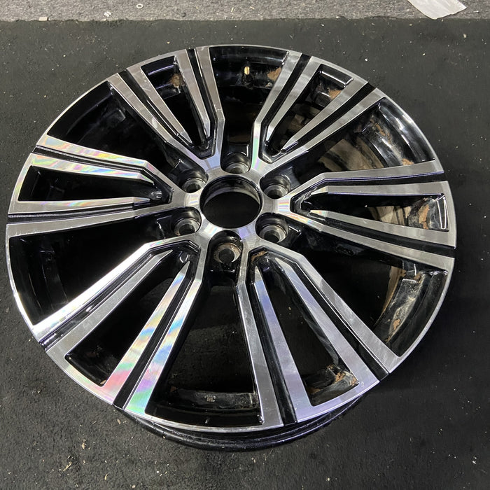 22" LEXUS LX600 22-24 22x8 , 6 V spoke, machined Original OEM Wheel Rim - Close-Up Detail