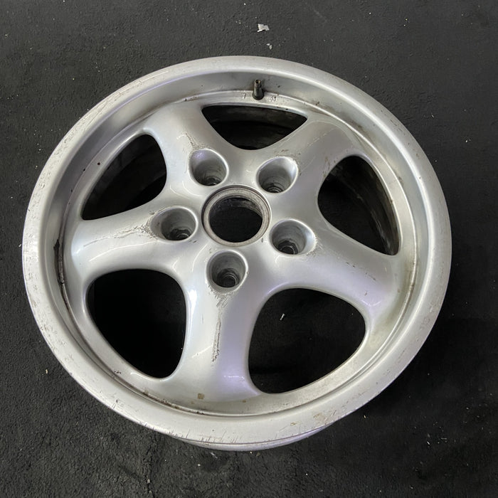 17" PORSCHE 911 95 17x7 Original OEM Wheel Rim - Close-Up Detail