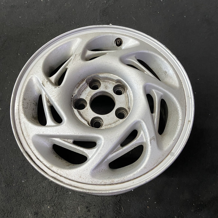 16" STEALTH 91-93 16x8 , L. Original OEM Wheel Rim - Close-Up Detail