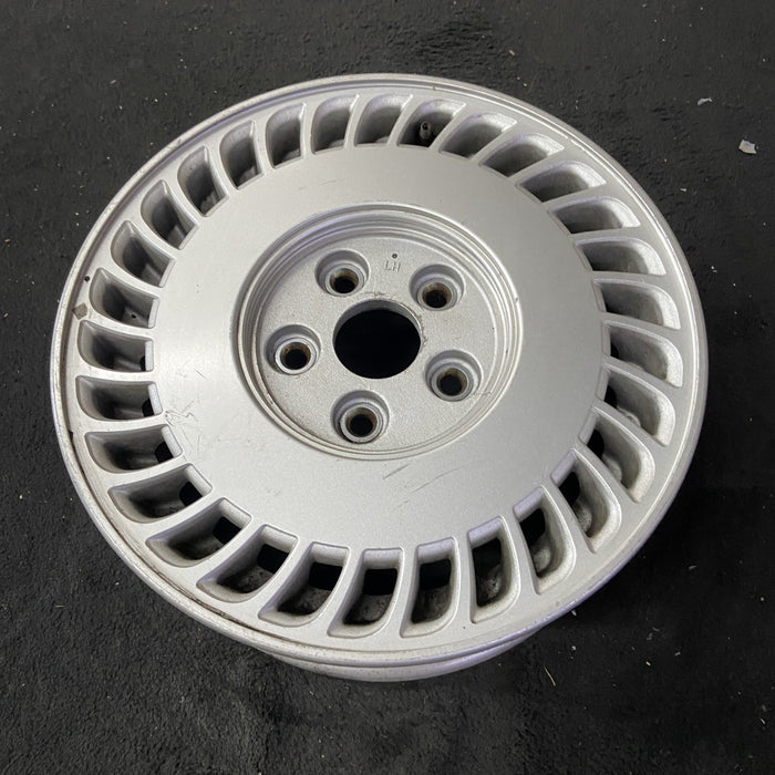 15" MAZDA 929 90-91 15x6 , 30 slot, L. Original OEM Wheel Rim - Close-Up Detail