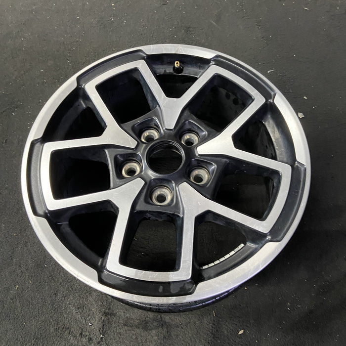 17" GLADIATOR 20 17x7.5, aluminum, , Y spoke, polished Original OEM Wheel Rim - Close-Up Detail