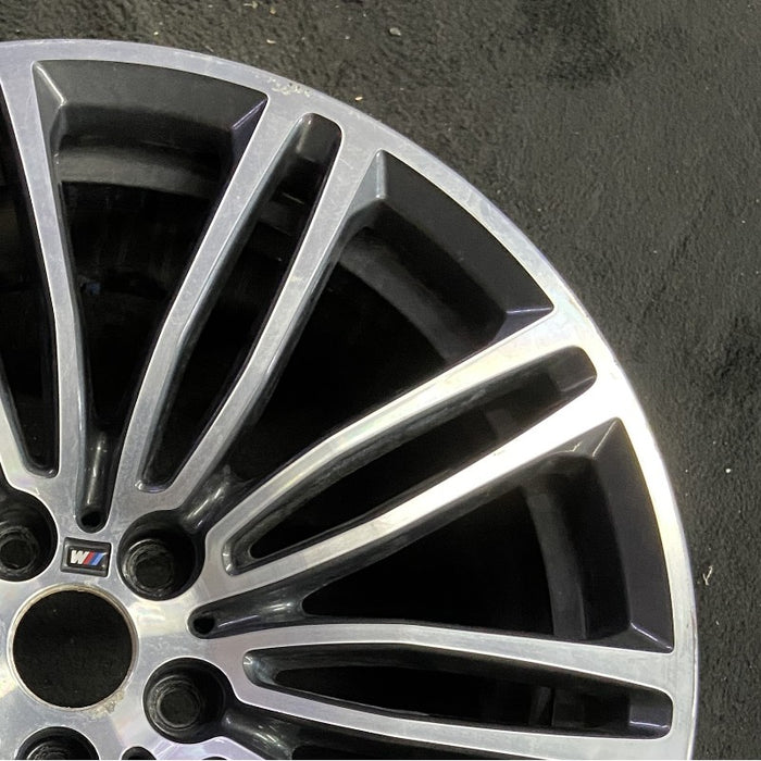 19" 530e 18-20 19x8 10 spoke double spoke dark gray orbit gray Original OEM - Close-Up Detail