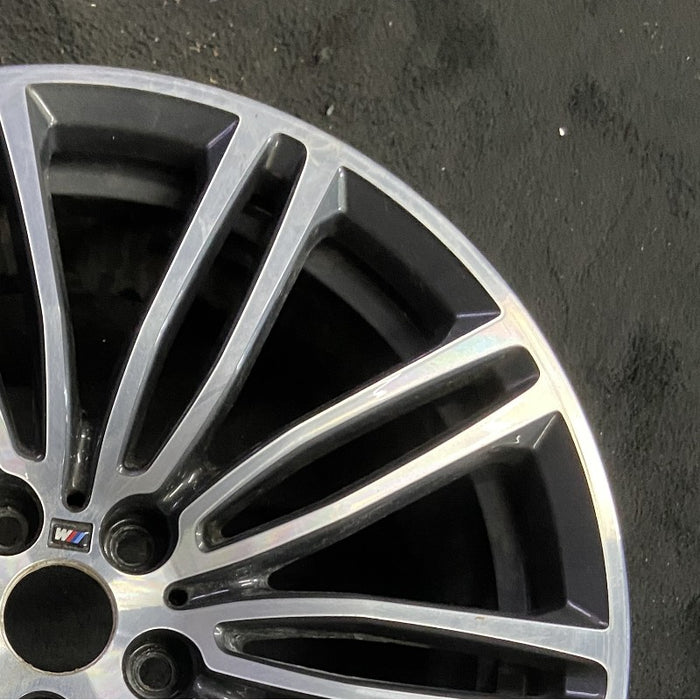 19" 530e 18-20 19x8 10 spoke double spoke dark gray orbit gray Original OEM - Close-Up Detail