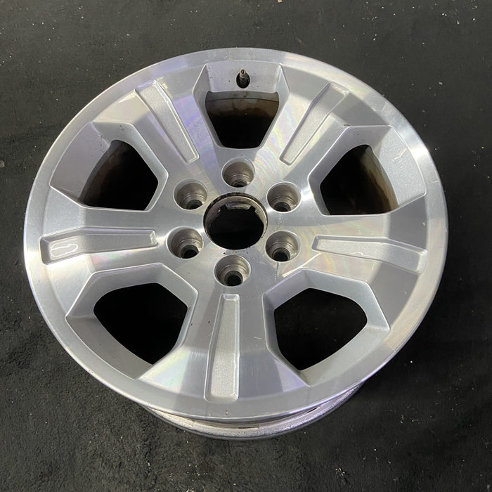 18" SIERRA 1500 PICKUP 19 classic , 18x8.5, 5 spoke, single, natural Original - Close-Up Detail