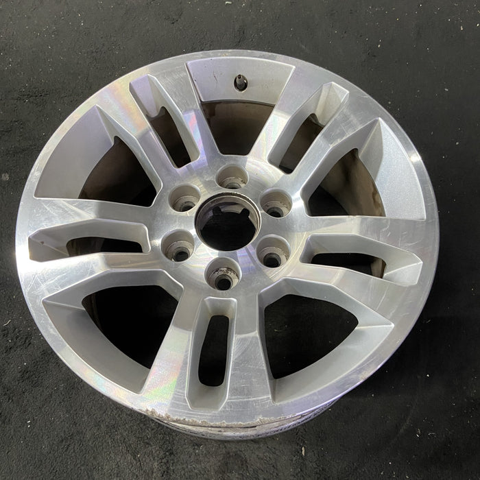 18" SIERRA 1500 PICKUP 19 classic , 18x8.5, 5 spoke, double Original OEM Wheel - Close-Up Detail