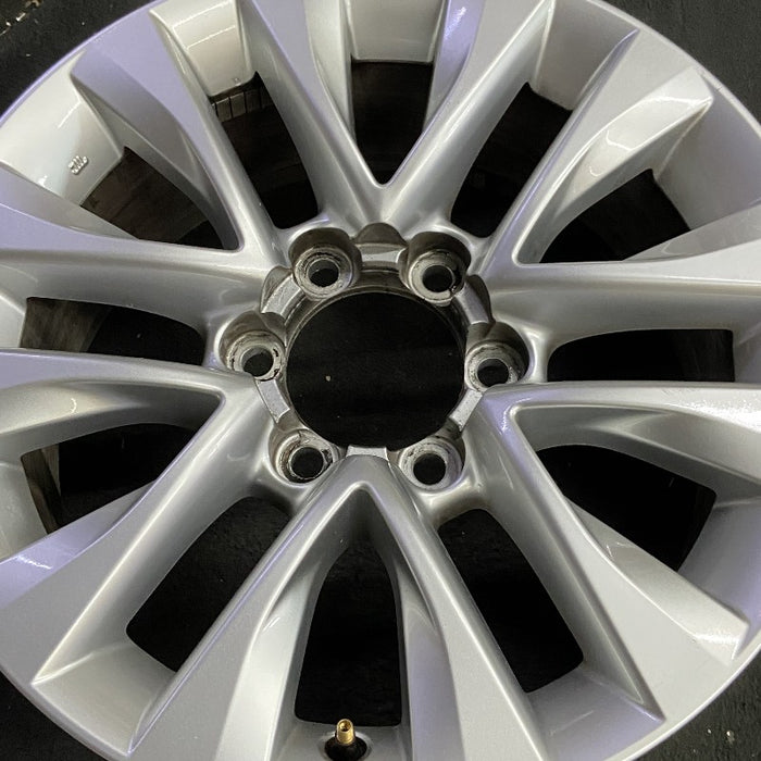 18" LEXUS GX460 14-17 18x7.5 alloy 6 spoke split spoke V spoke silver Original - Angle View