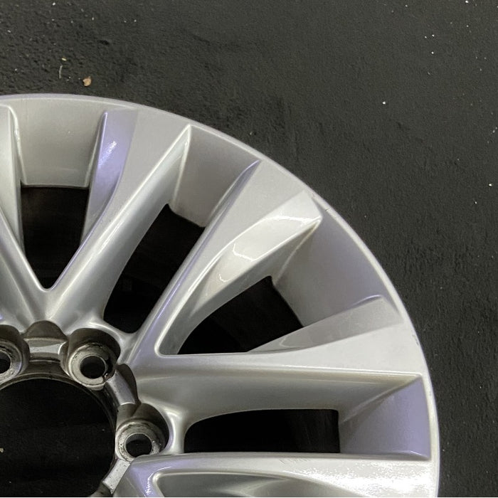 18" LEXUS GX460 14-17 18x7.5 alloy 6 spoke split spoke V spoke silver Original - Close-Up Detail