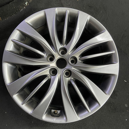 19" G80 17 19x8.5 , Original OEM Wheel Rim - Angle View