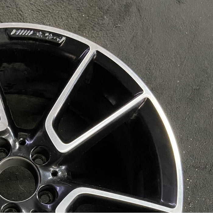19" MERCEDES C-CLASS 19 205 Type Cvertible C300 19x8.5 10 spoke w/AMG Original - Close-Up Detail