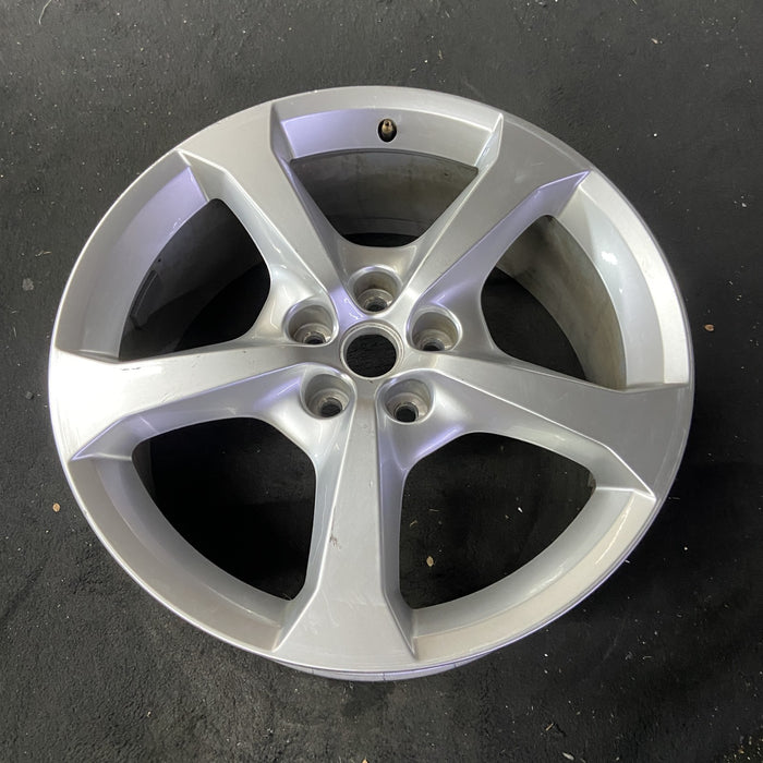 20" CAMARO 13 20x8 , , silver, opt R42, ID AAHY Original OEM Wheel Rim - Close-Up Detail