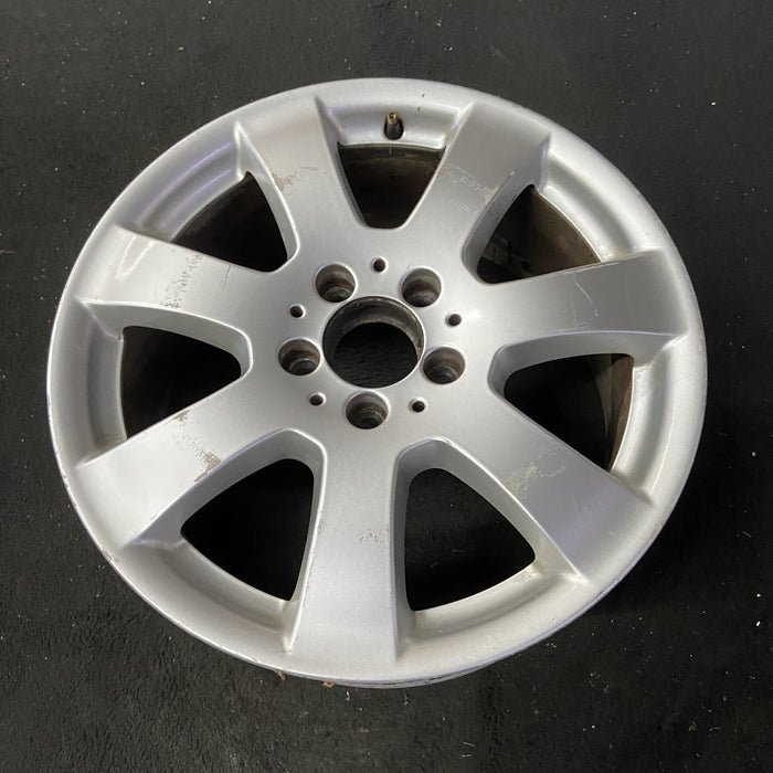 17" MERCEDES ML-CLASS 06-07 164 Type; ML350, 17x7.5 Original OEM Wheel Rim - Close-Up Detail