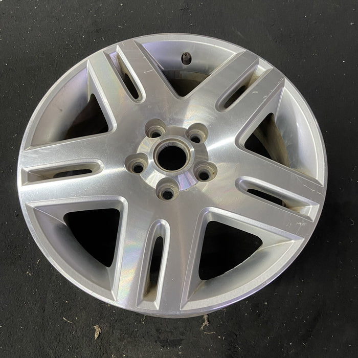 17" IMPALA 06-08 17x6.5, 5 double spoke machined finish Original OEM Wheel Rim - Close-Up Detail
