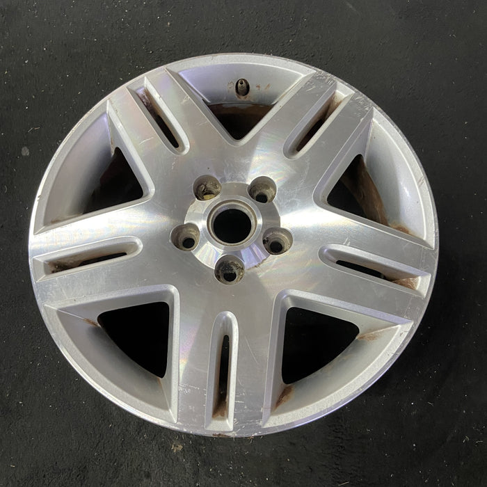 17" IMPALA 06-08 17x6.5, 5 double spoke machined finish Original OEM Wheel Rim - Close-Up Detail