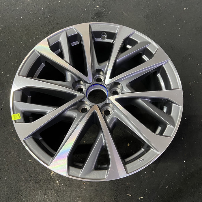 17" LEXUS ES250 22-25 17x7.5 Original OEM Wheel Rim - Close-Up Detail