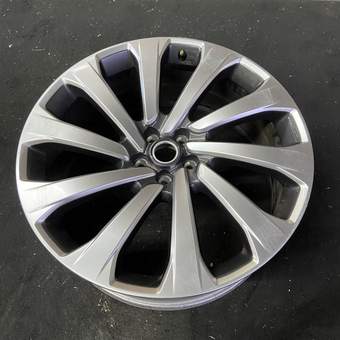 23" RANGE ROVER 22 , 23x9.5, 10 spoke, Y spoke Original OEM Wheel Rim - Close-Up Detail