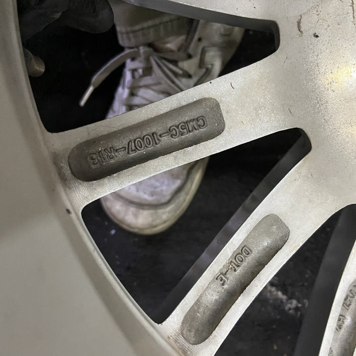 17" C-MAX 13-16 , Original OEM Wheel Rim - Close-Up Detail