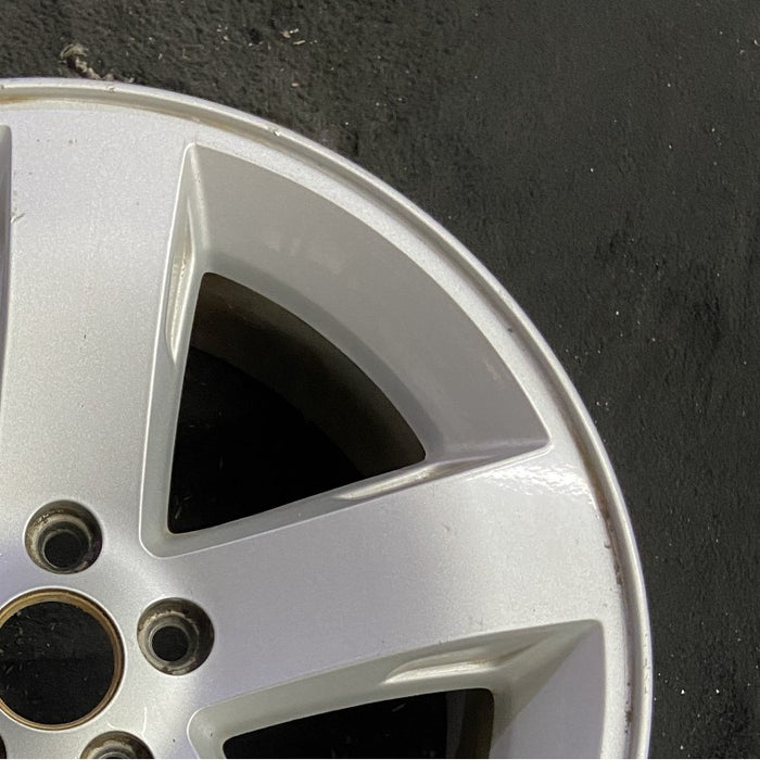 18" CHALLENGER 09-10 18x7.5 alloy natural opt WPT Original OEM Wheel Rim - Close-Up Detail