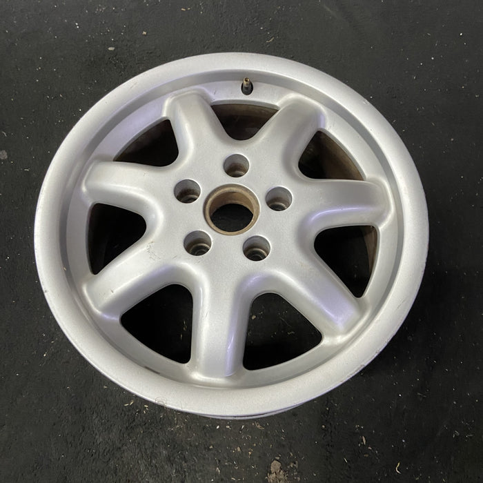 16" AUDI A4 98-00 16x7 , 7 spoke Original OEM Wheel Rim - Close-Up Detail