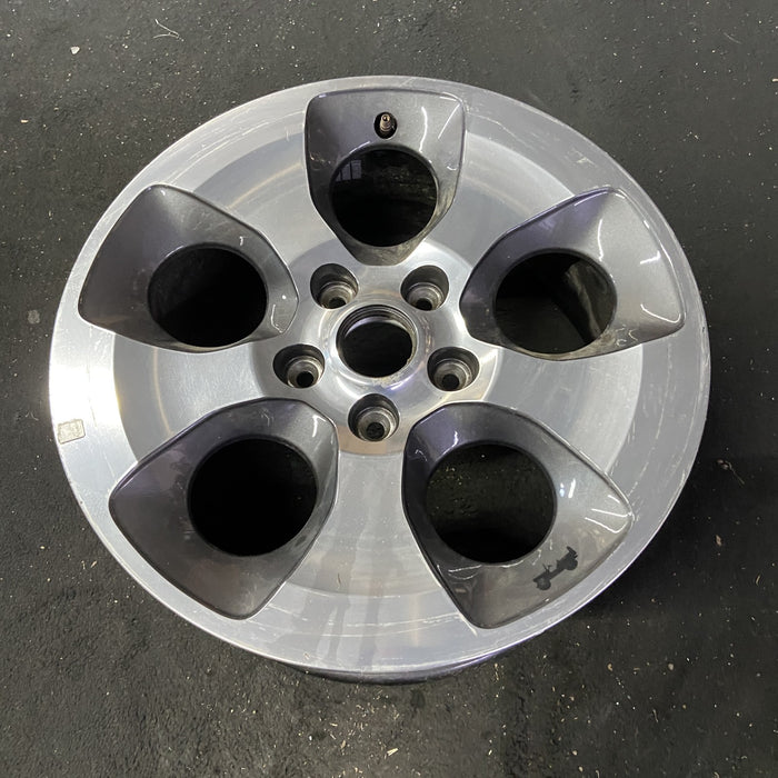 18" WRANGLER 16 18x7.5, 5 hole Original OEM Wheel Rim - Close-Up Detail