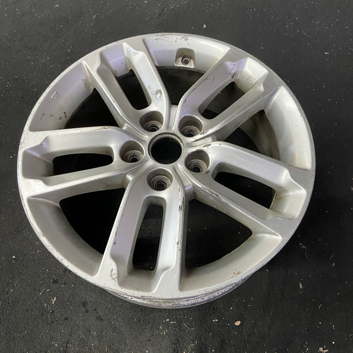 17" SORENTO 14-15 17x7 , w/o Original OEM Wheel Rim - Close-Up Detail
