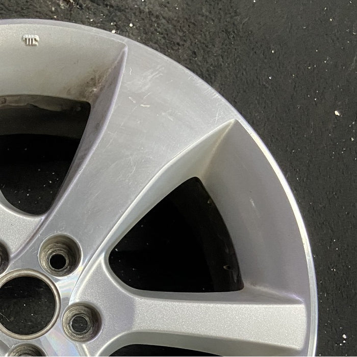 17" LEGACY 13-14 17x7 alloy 6 spoke machined face silver thin spokes Original - Close-Up Detail