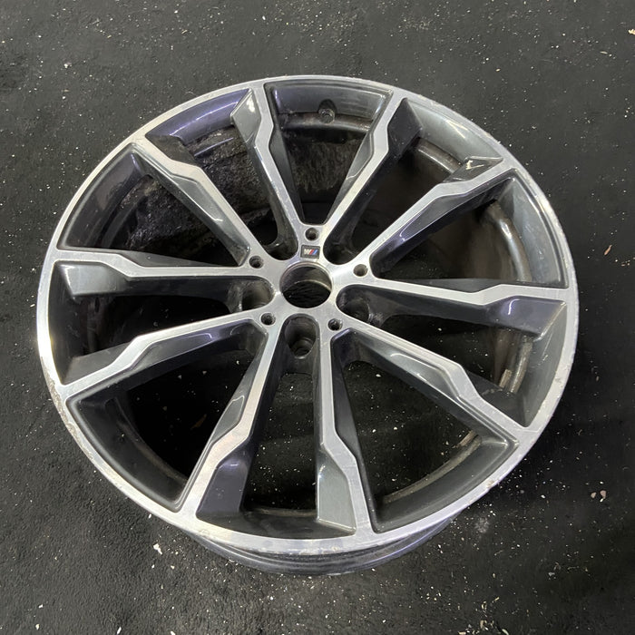 20" BMW X3 18-20 20x9.5 , 5 spoke, Y spoke design Original OEM Wheel Rim - Close-Up Detail