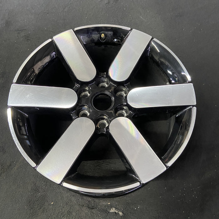19" PROLOGUE 24-25 19x8.5 , machined face with black pockets Original OEM Wheel - Close-Up Detail
