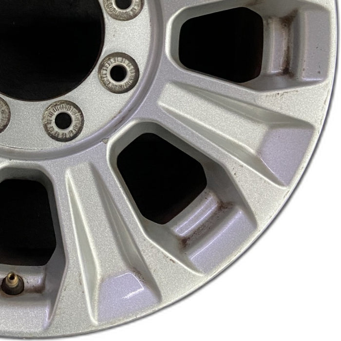 18" FORD F250SD PICKUP 20-22 18x8 aluminum 8 spoke silver Original OEM Wheel Rim - Close-Up Detail