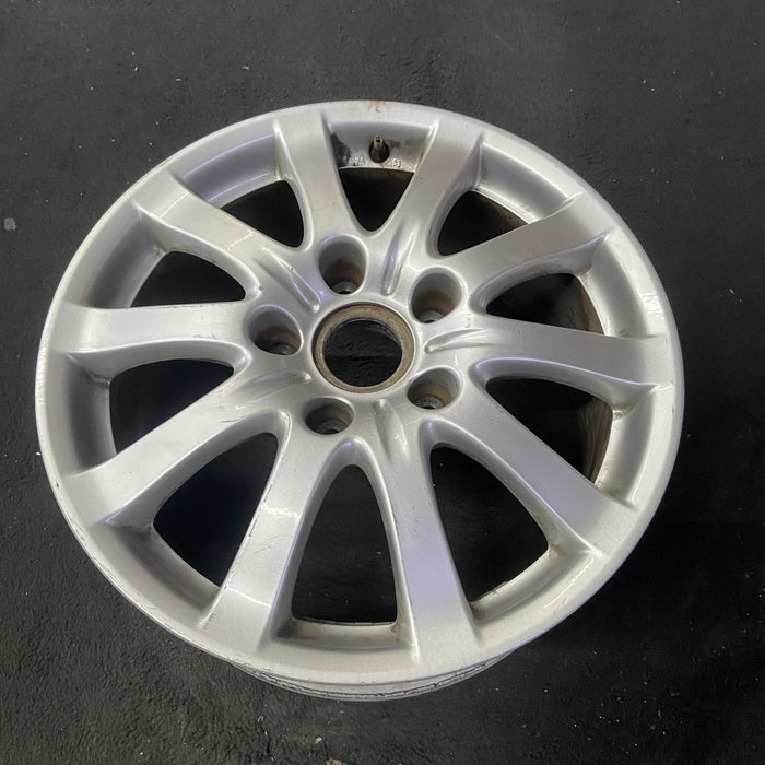 17" PORSCHE CAYENNE 04-06 17x7.5, w/o Original OEM Wheel Rim - Close-Up Detail