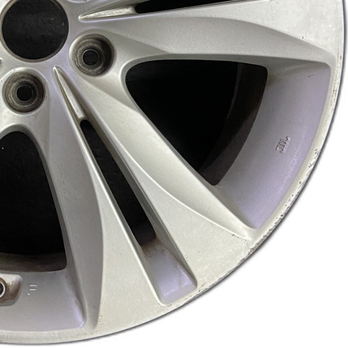 18" GENESIS 09-12 Cpe 18x7.5 10 spoke frt Original OEM Wheel Rim - Close-Up Detail