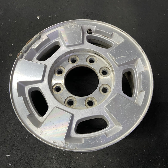 17" SIERRA 2500 PICKUP 11-13 17x7.5, aluminum Original OEM Wheel Rim - Close-Up Detail