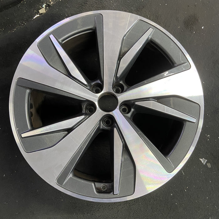 20" Q8 E-TRON 24 20x9, Original OEM Wheel Rim - Angle View