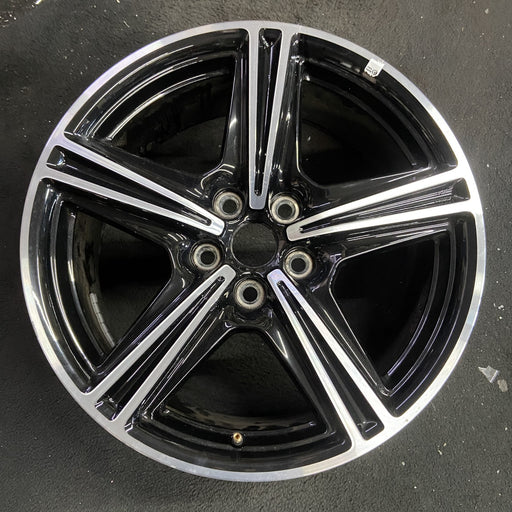 18" MUSTANG 24-25 18x8, Original OEM Wheel Rim - Angle View