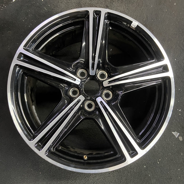18" MUSTANG 24-25 18x8, Original OEM Wheel Rim - Angle View