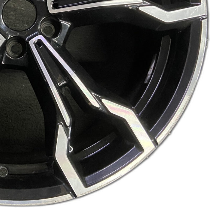 21" X3M 20-21 21x10 5 spoke Y spoke machined black Original OEM Wheel Rim - Close-Up Detail