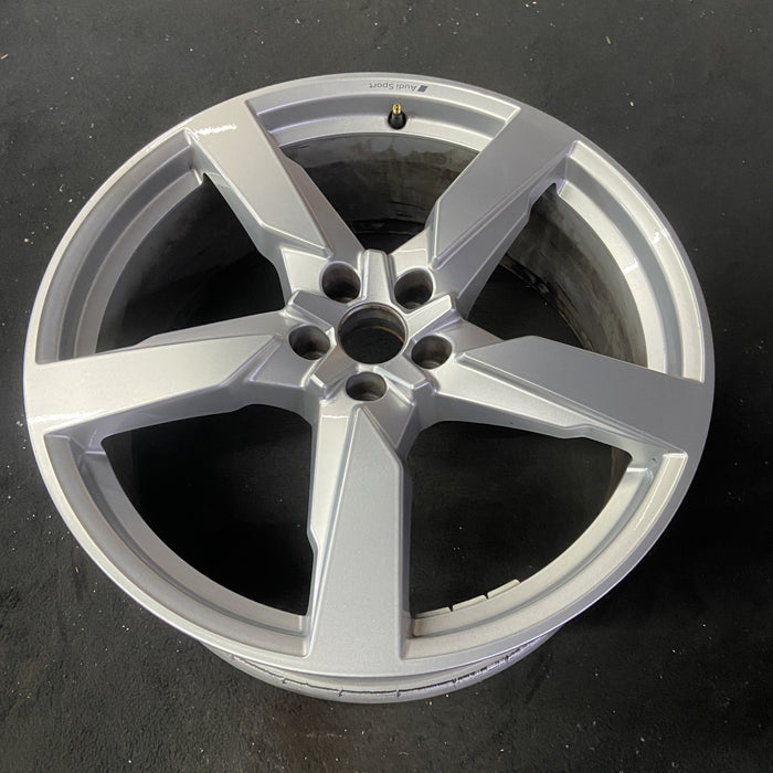 21" AUDI SQ5 21-22 21x8.5 , , single spoke Original OEM Wheel Rim - Close-Up Detail