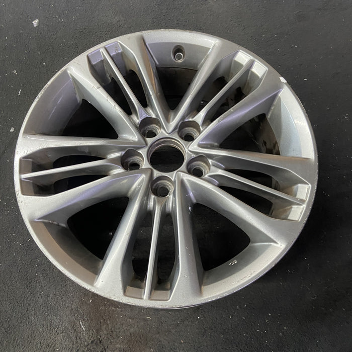 17" CAMRY 15-17 17x7 , 15 spoke Original OEM Wheel Rim - Close-Up Detail