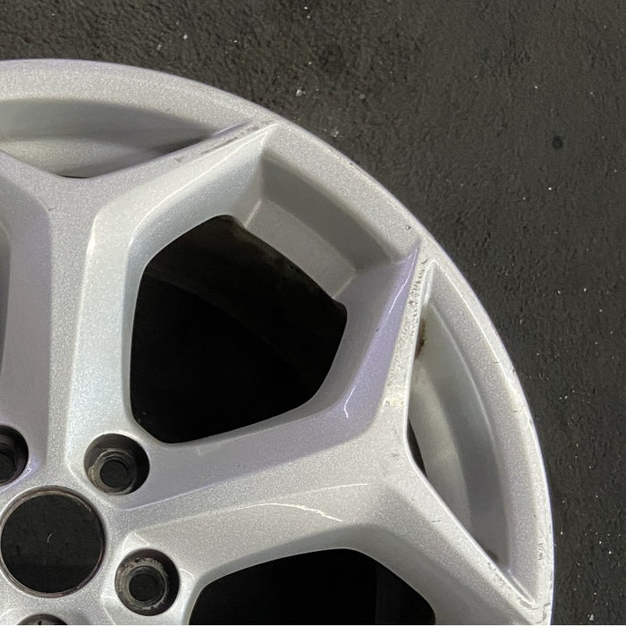 18" FOCUS 13 18x8 5 spoke alloy Y spoke design Original OEM Wheel Rim - Close-Up Detail