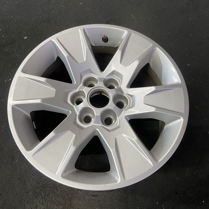 17" CANYON 15-18 17x8, , opt Q5W Original OEM Wheel Rim - Close-Up Detail